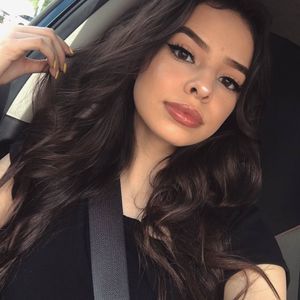 Meet your Posher, Crystal